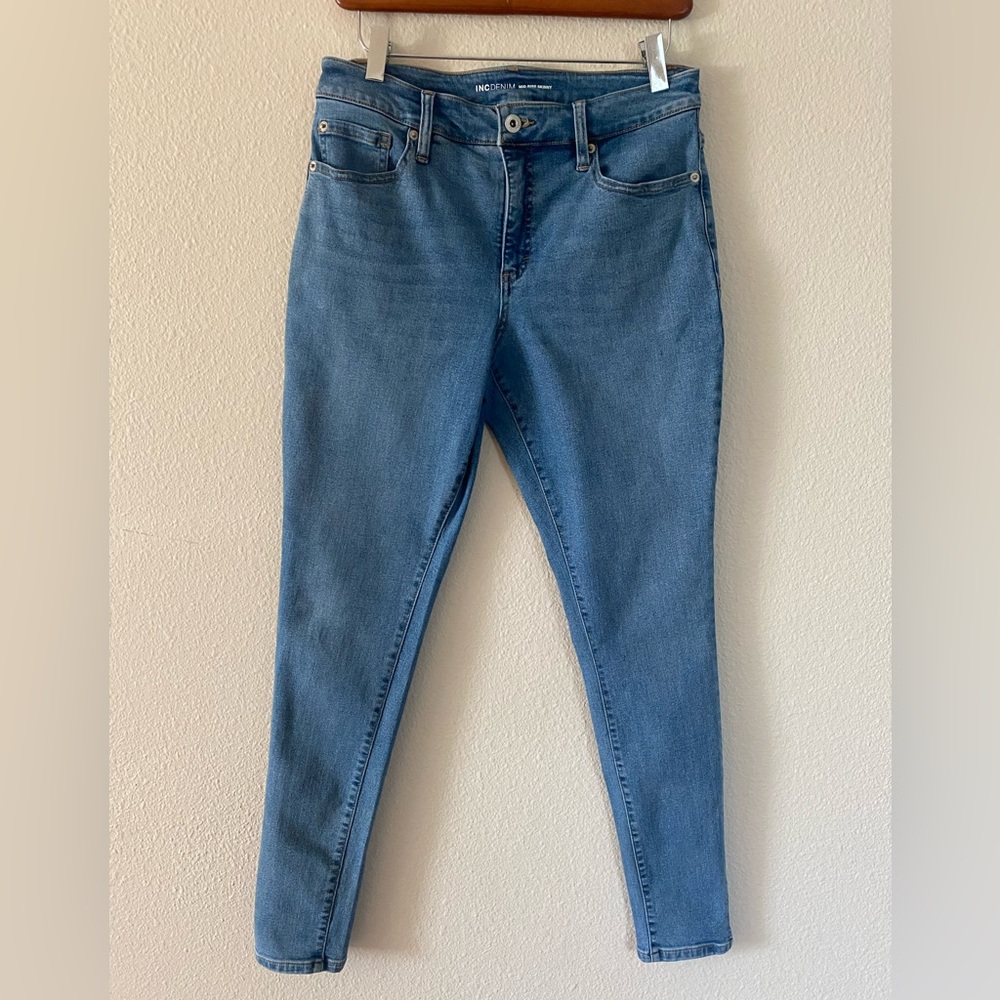 INC Women’s MidRise  Skinny Light Indigo Wash Stretch Jeans Size 8/29